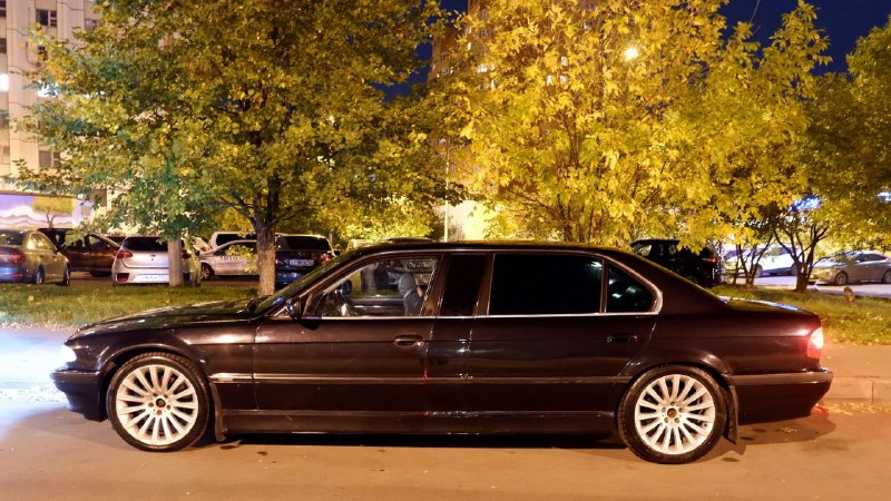 Редкий лимузин BMW 7L: уникальный шестидверный седан 1997–2001 годов Редкий лимузин BMW 7L: уникальный шестидверный седан 1997–2001 годов