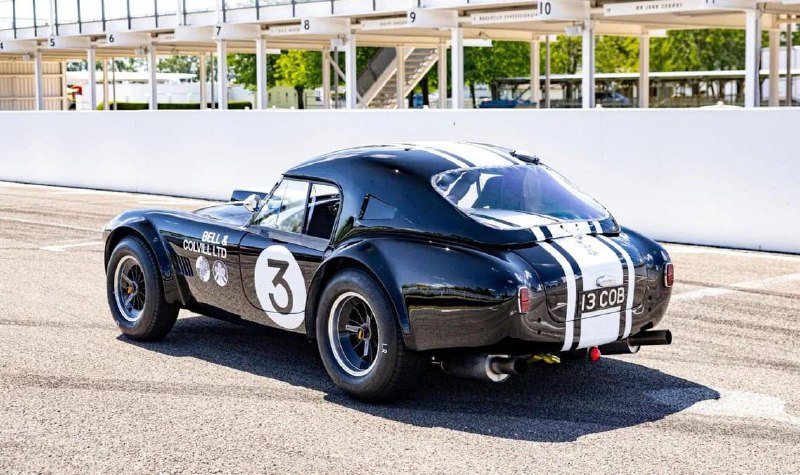 Редкое купе AC Cobra 1966 года выставлено на аукцион с гоночным прошлым Редкое купе AC Cobra 1966 года выставлено на аукцион с гоночным прошлым