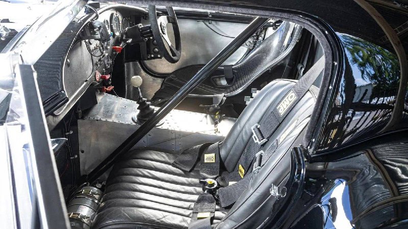 Редкое купе AC Cobra 1966 года выставлено на аукцион с гоночным прошлым Редкое купе AC Cobra 1966 года выставлено на аукцион с гоночным прошлым