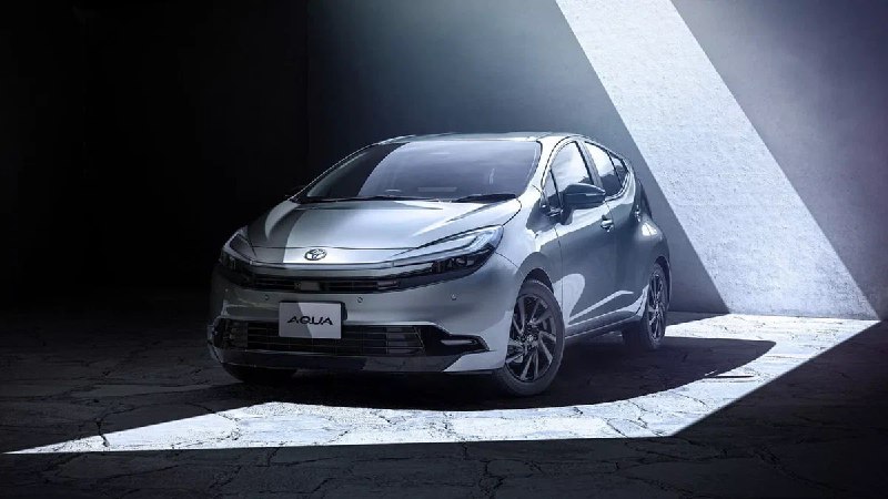Обновленная Toyota Aqua: новый дизайн и усовершенствованные технологии Обновленная Toyota Aqua: новый дизайн и усовершенствованные технологии
