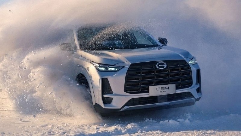 Новые комплектации полноприводного кроссовера GAC GS4 в России