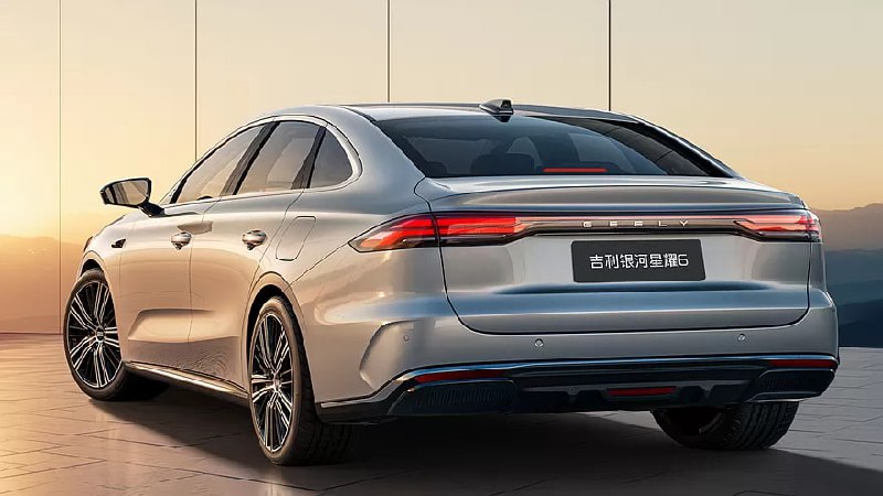 Объявлен новый электрифицированный седан Geely Galaxy Starshine 6 Объявлен новый электрифицированный седан Geely Galaxy Starshine 6