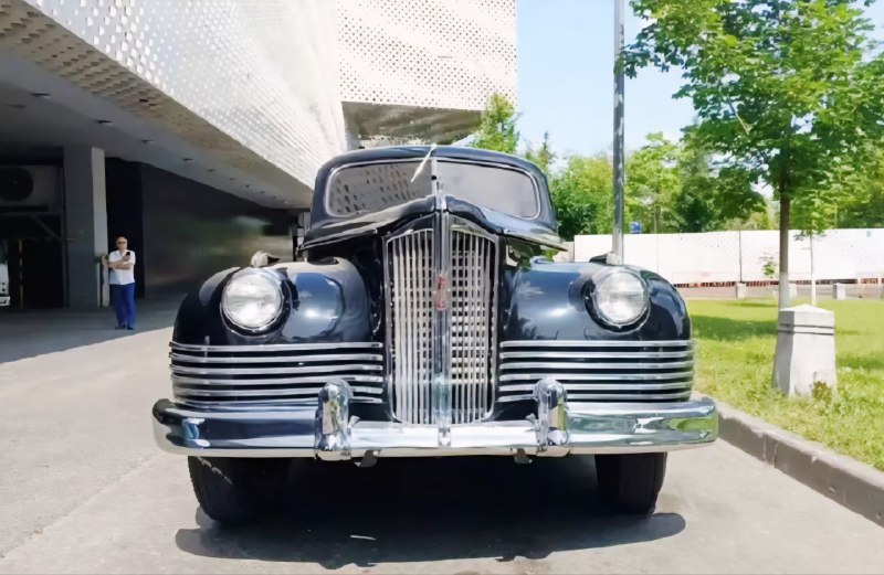 Редкий советский лимузин ЗИС-110 выставлен на продажу за 33 миллиона рублей Редкий советский лимузин ЗИС-110 выставлен на продажу за 33 миллиона рублей