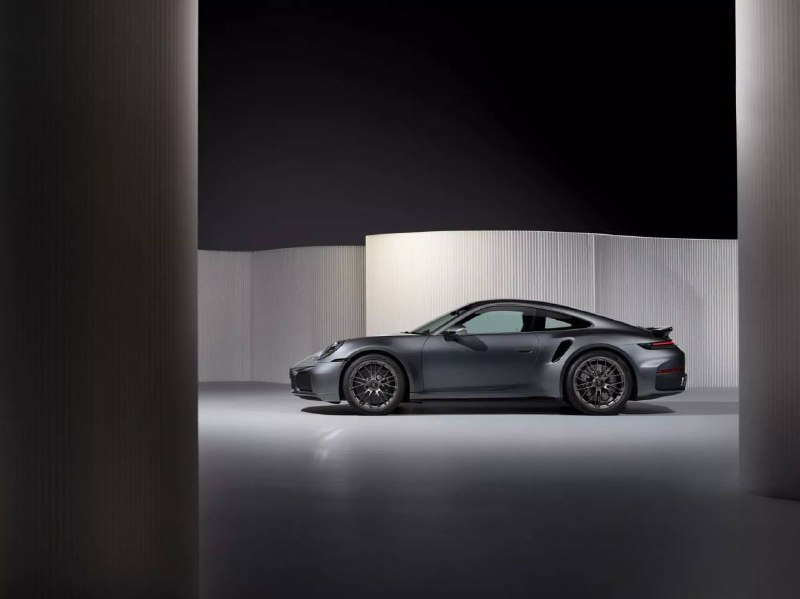 Новая гибридная версия Porsche 911 Turbo S превосходит предыдущие модели по скорости Новая гибридная версия Porsche 911 Turbo S превосходит предыдущие модели по скорости