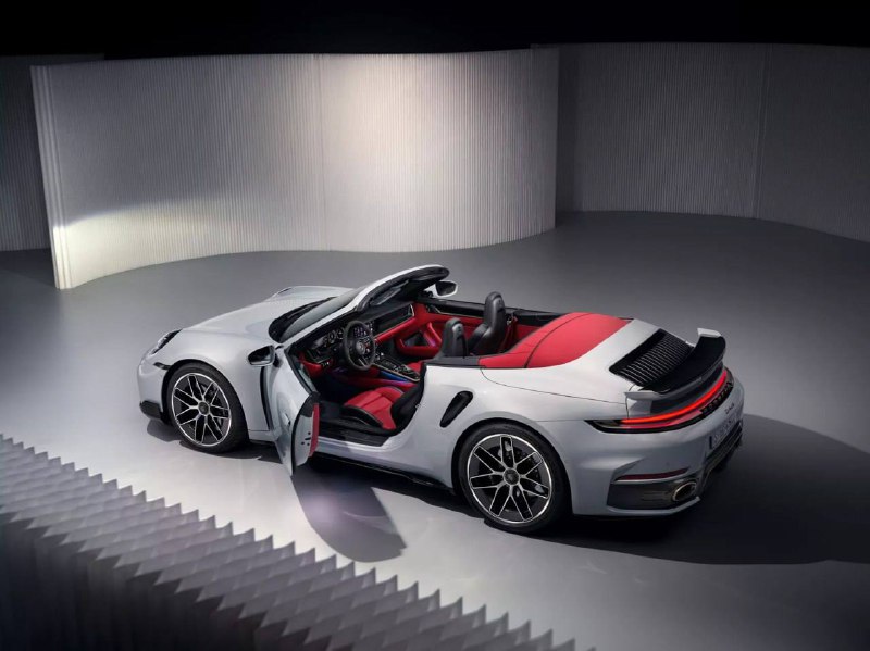Новая гибридная версия Porsche 911 Turbo S превосходит предыдущие модели по скорости Новая гибридная версия Porsche 911 Turbo S превосходит предыдущие модели по скорости