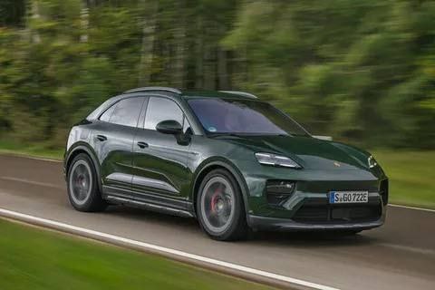 Новый кроссовер Porsche получит передний привод и платформу Audi Q5 Новый кроссовер Porsche получит передний привод и платформу Audi Q5