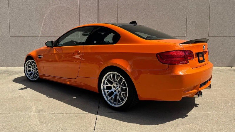 Редкая лимитированная BMW M3 с малым пробегом выставлена на аукцион Редкая лимитированная BMW M3 с малым пробегом выставлена на аукцион
