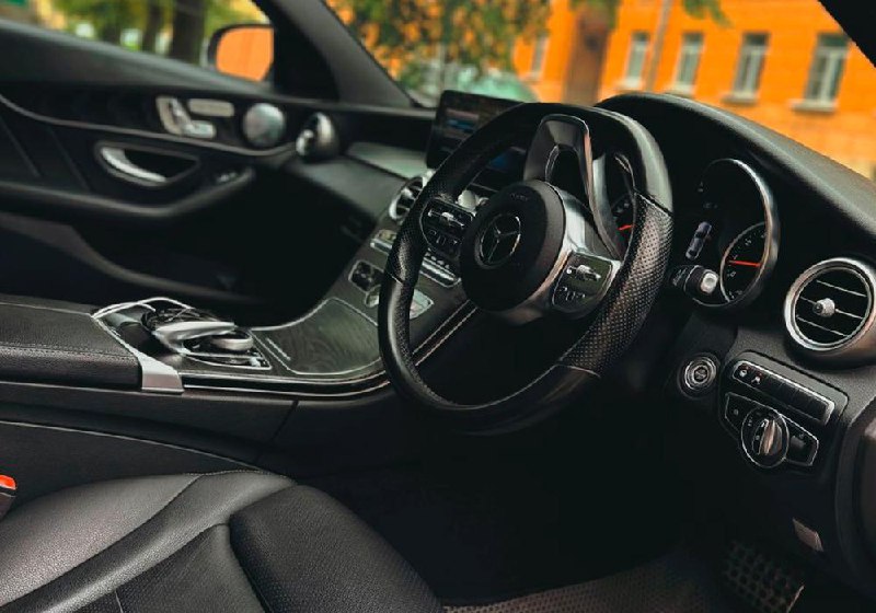 Обзор Mercedes-Benz C-Class 2019 с правым рулём: опыт эксплуатации и впечатления Обзор Mercedes-Benz C-Class 2019 с правым рулём: опыт эксплуатации и впечатления