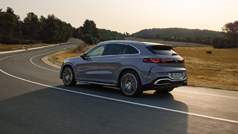 Mercedes представил электромобиль GLC with EQ Technology в ответ на новинку от BMW Mercedes представил электромобиль GLC with EQ Technology в ответ на новинку от BMW
