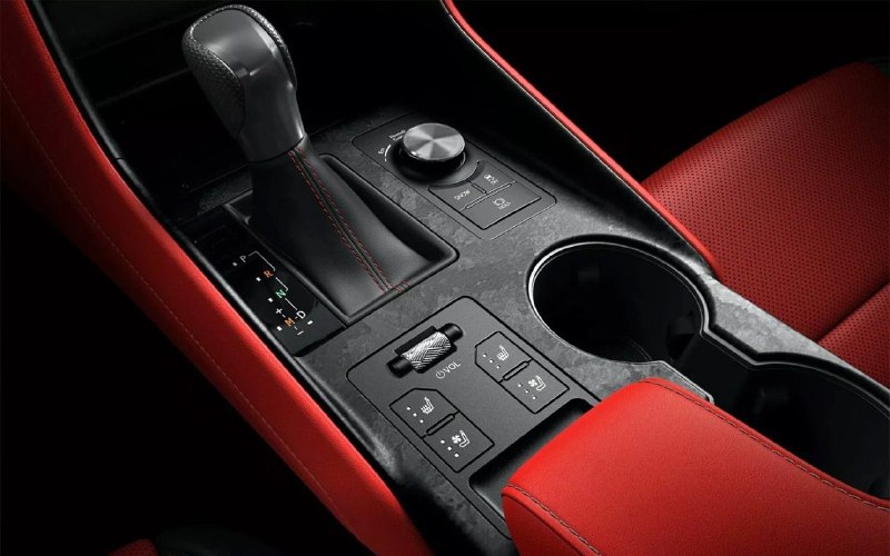 Обновленный Lexus IS: стильный и технологичный седан с новыми возможностями Обновленный Lexus IS: стильный и технологичный седан с новыми возможностями