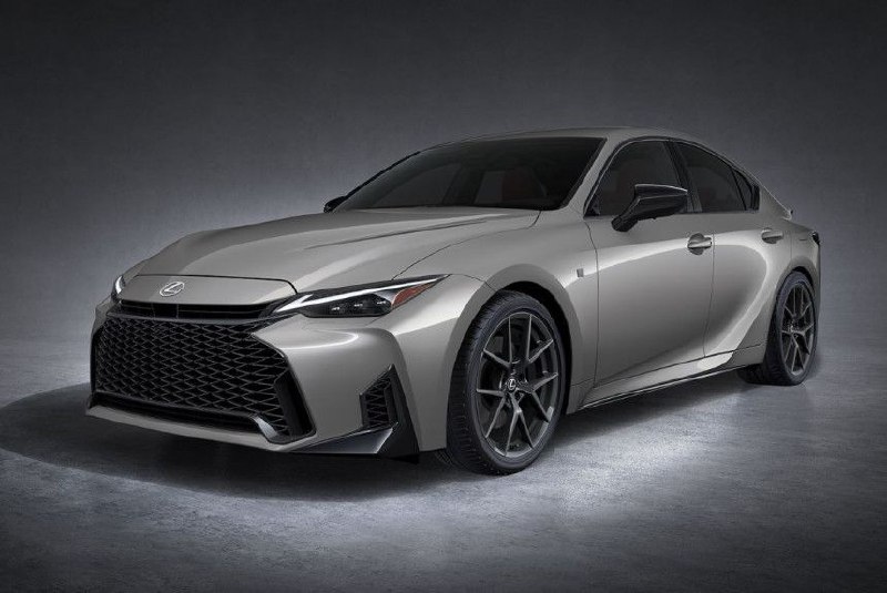 Обновление Lexus IS: стратегический рестайлинг и будущее модели