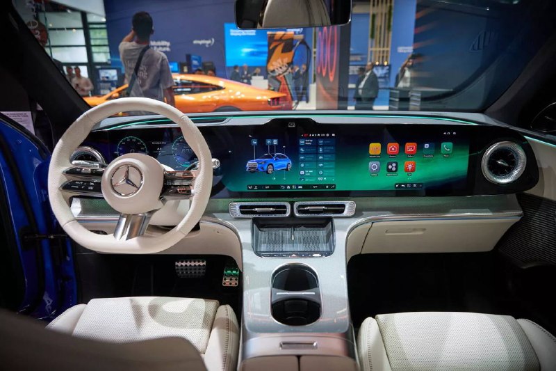 Дизайнер Mercedes-Benz раскритиковал интерьер новых моделей Audi и BMW Дизайнер Mercedes-Benz раскритиковал интерьер новых моделей Audi и BMW