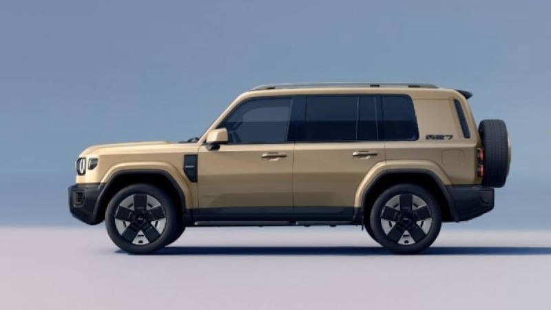 Chery рассекретила новый внедорожник iCAR V27 — его уже называют «китайским Land Cruiser».По стилю модель действительно напоминает Land Cruiser 250 и даже немного Land Rover: строгие квадратные формы, декоративные вставки на крыльях и запасное колесо на двери багажника.Под капотом гибридная установка: 1,5-литровый турбомотор на 143 силы работает в паре с двумя электродвигателями, суммарная мощность — 455 сил. Chery рассекретила новый внедорожник iCAR V27 — его уже называют «китайским Land Cruiser».По стилю модель действительно напоминает Land Cruiser 250 и даже немного Land Rover: строгие квадратные формы, декоративные вставки на крыльях и запасное колесо на двери багажника.Под капотом гибридная установка: 1,5-литровый турбомотор на 143 силы работает в паре с двумя электродвигателями, суммарная мощность — 455 сил.