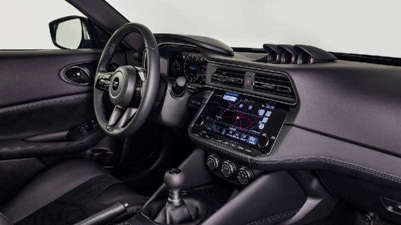 Ограниченная версия Nissan Z с эксклюзивным дизайном и аксессуарами