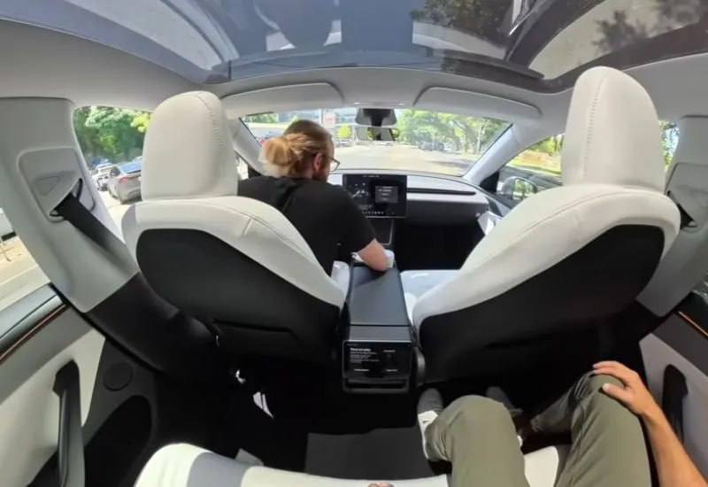 Испытания Robotaxi Tesla: неожиданный сбой в управлении
