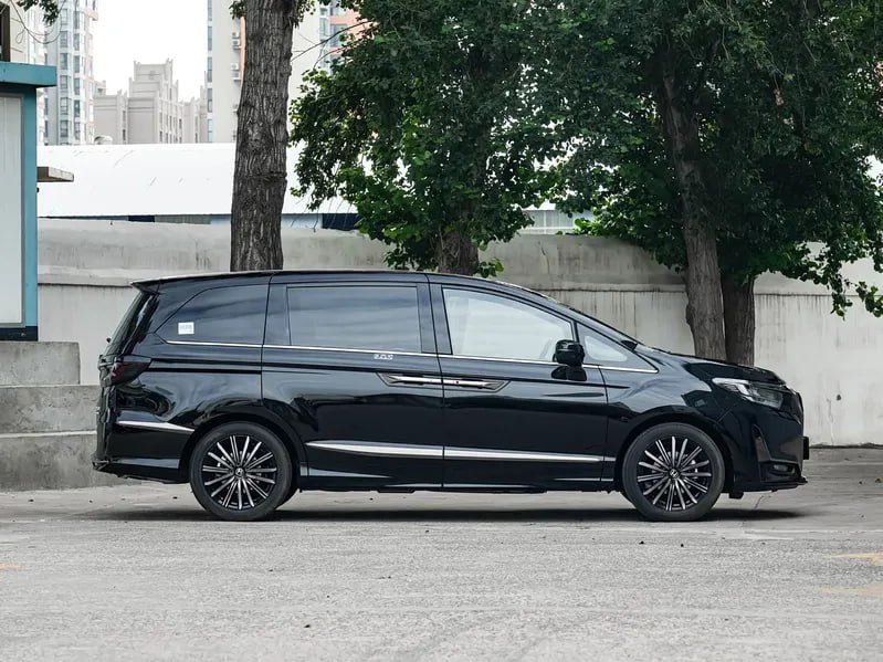 Обновлённый минивэн Honda Elysion представлен в Китае Обновлённый минивэн Honda Elysion представлен в Китае