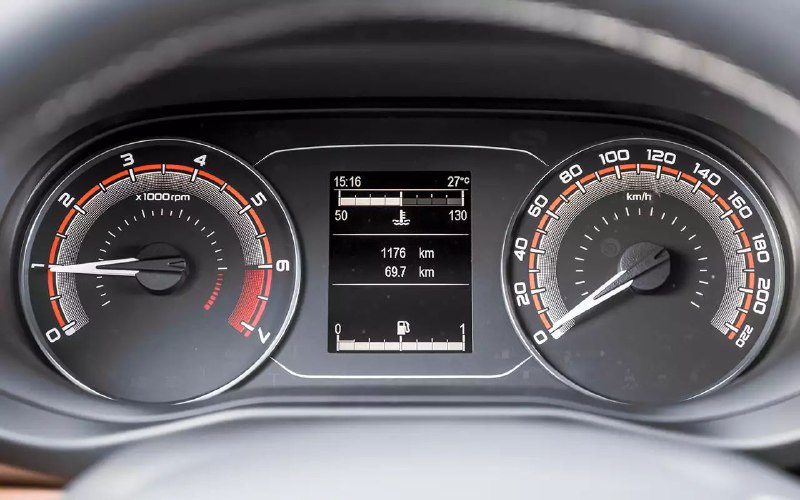 Обзор лимитированной версии Lada Iskra: что было экономлено при создании нового автомобиля