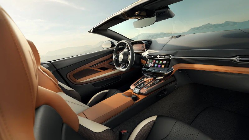 Специальные версии Aston Martin Vanquish и DB12 к юбилею модели Специальные версии Aston Martin Vanquish и DB12 к юбилею модели