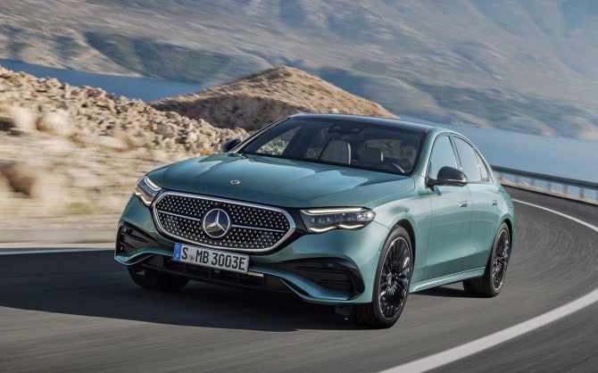 Mercedes возобновляет регистрацию товарного знака в России