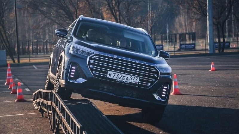 Jetour уберет с рынка России больше половины моделейКонцерн #Chery в скором времени переформирует марку #Jetour на российском рынке. Jetour уберет с рынка России больше половины моделейКонцерн #Chery в скором времени переформирует марку #Jetour на российском рынке.