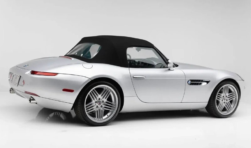 Редкий спортивный родстер Alpina Z8 с модернизированным двигателем выставлен на аукцион Редкий спортивный родстер Alpina Z8 с модернизированным двигателем выставлен на аукцион