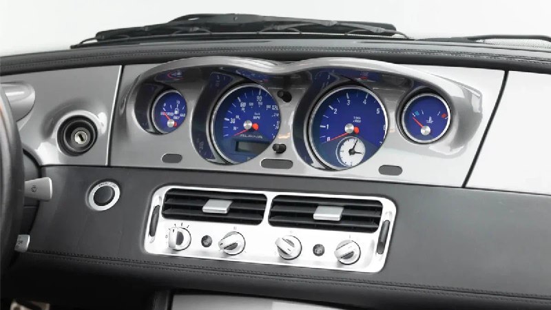 Редкий спортивный родстер Alpina Z8 с модернизированным двигателем выставлен на аукцион Редкий спортивный родстер Alpina Z8 с модернизированным двигателем выставлен на аукцион