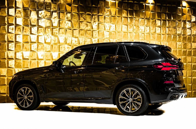 В Германии создан бронированный кроссовер BMW X5 M60i