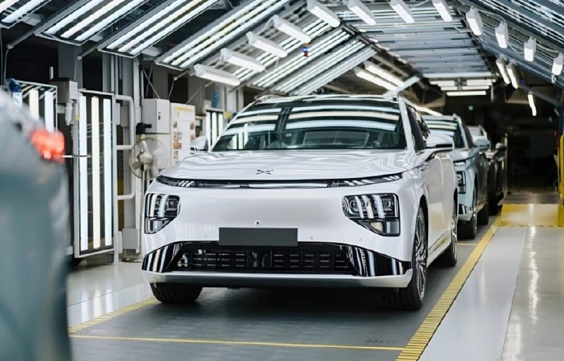 Китайский автопроизводитель Xpeng начал сборку электромобилей в Европе рядом с Mercedes-Benz G-классом Китайский автопроизводитель Xpeng начал сборку электромобилей в Европе рядом с Mercedes-Benz G-классом