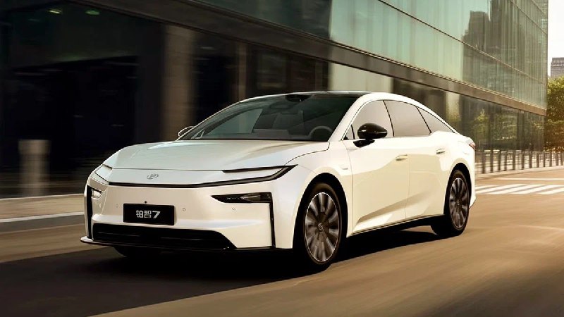 Новый электрический седан Toyota bZ7: крупнее Camry и с инновационными технологиями Новый электрический седан Toyota bZ7: крупнее Camry и с инновационными технологиями