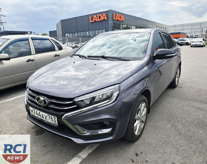 Обновленные LADA Vesta NG ижевской сборки на парковке дилера