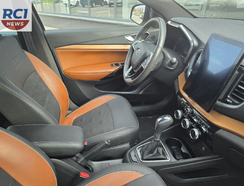 Обновленные LADA Vesta NG ижевской сборки на парковке дилера