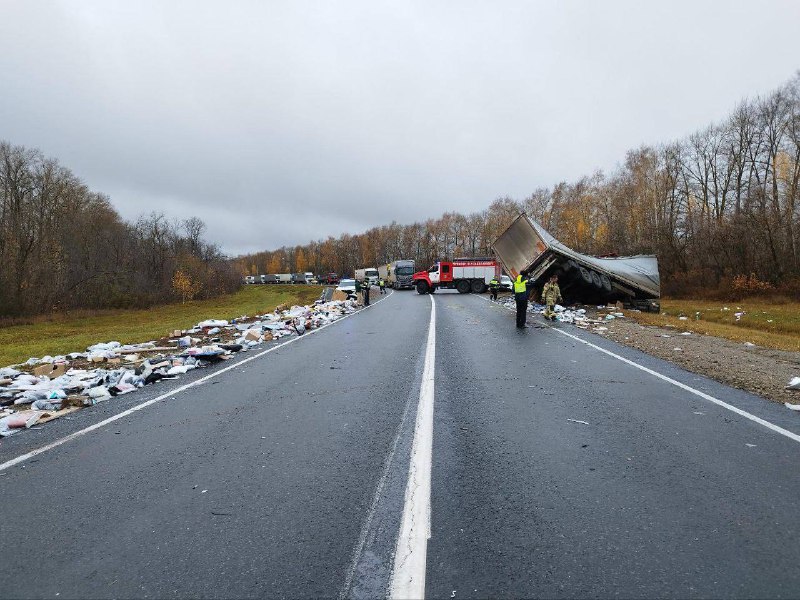 🔨Лишенный прав водитель тягача осужден за смертельное ДТП в Чувашии ➡️63-летний гражданин сопредельного государства признан виновным в нарушении ПДД, повлекшем смерть человека и совершенном лицом, лишенным права управления.➡️ДТП произошло в октябре прошлого года. 🔨Лишенный прав водитель тягача осужден за смертельное ДТП в Чувашии ➡️63-летний гражданин сопредельного государства признан виновным в нарушении ПДД, повлекшем смерть человека и совершенном лицом, лишенным права управления.➡️ДТП произошло в октябре прошлого года.