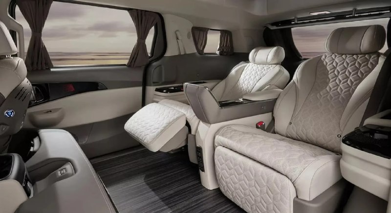 Обновленный Kia Carnival представили в люксовой версии Обновленный Kia Carnival представили в люксовой версии