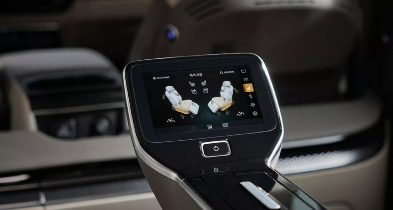 Обновленный Kia Carnival представили в люксовой версии Обновленный Kia Carnival представили в люксовой версии