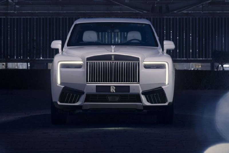 Эксклюзивный кроссовер Rolls-Royce Cullinan Cosmos в космическом стиле Эксклюзивный кроссовер Rolls-Royce Cullinan Cosmos в космическом стиле