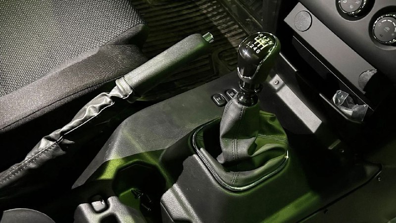УАЗ выпустил пробную партию "Патриотов" с 6МКПУльяновский автозавод собрал 10 прототипов новой версии "Патриота" — с сочетанием бензинового мотора ЗМЗ-Про (149 л.с.) и 6-ступенчатой механикой JAC.