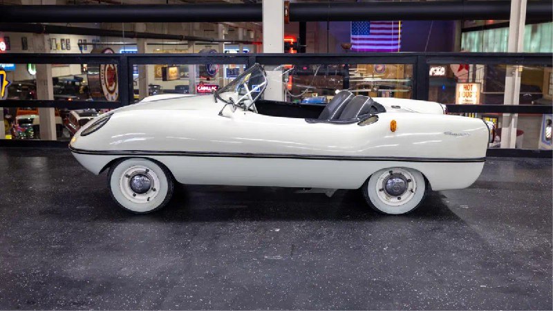 Легендарный малолитражный спорткар 1959 года выставлен на аукцион в США Легендарный малолитражный спорткар 1959 года выставлен на аукцион в США