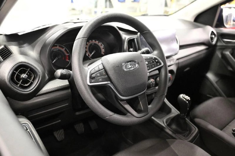 Начало сборки и поставок новых автомобилей LADA Iskra на питерском заводе