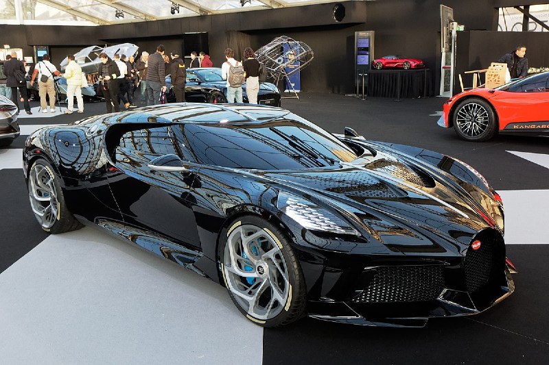 На аукционе представлен самый дорогой современный суперкар — Bugatti La Voiture Noire На аукционе представлен самый дорогой современный суперкар — Bugatti La Voiture Noire