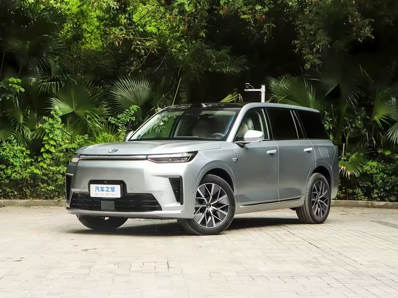 На рынке представлен новый гибридный кроссовер GAC Trumpchi S9