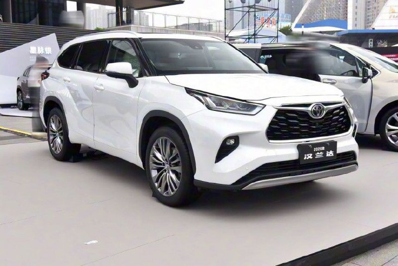 Обновлённый интерьер Toyota Highlander 2026 для китайского рынка Обновлённый интерьер Toyota Highlander 2026 для китайского рынка