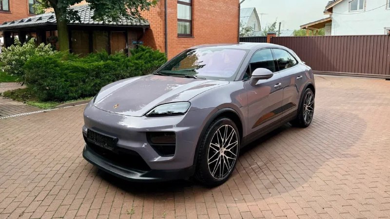 В России поступили в продажу электромодели Porsche Macan В России поступили в продажу электромодели Porsche Macan