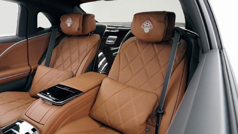 Ограниченная серия Mercedes-Maybach S 680 с золотым оформлением Ограниченная серия Mercedes-Maybach S 680 с золотым оформлением