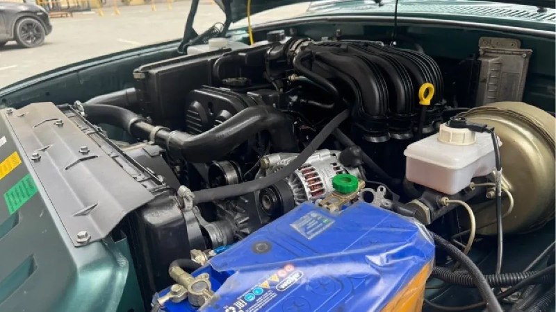 В продаже появилась новая 19-летняя «Волга» с мотором ChryslerНа "Авто.ру" появилось объявление о продаже необычного экземпляра ГАЗ-31105, выпущенного в 2006 году.