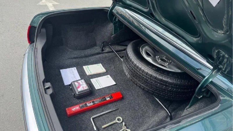 В продаже появилась новая 19-летняя «Волга» с мотором ChryslerНа "Авто.ру" появилось объявление о продаже необычного экземпляра ГАЗ-31105, выпущенного в 2006 году.