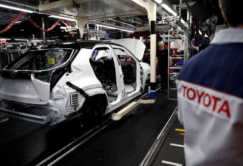 Toyota фиксирует рост глобальных продаж благодаря спросу на гибриды Toyota фиксирует рост глобальных продаж благодаря спросу на гибриды