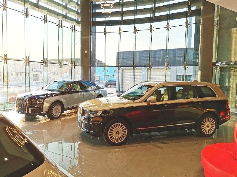 Открытие первого зарубежного автосалона премиум-бренда Aurus в Дубае