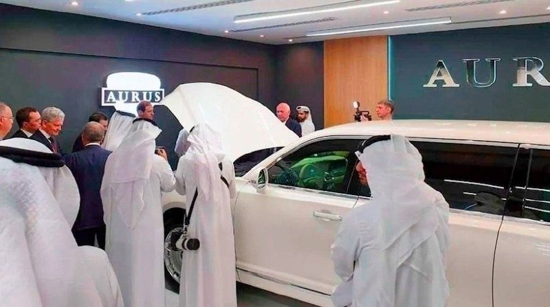 Открытие первого зарубежного автосалона премиум-бренда Aurus в Дубае