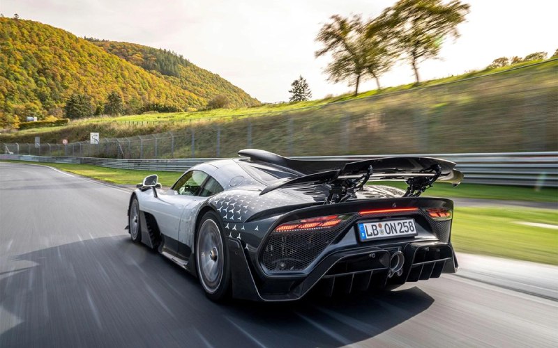 В России появился в продаже редкий гиперкар Mercedes-Benz AMG One