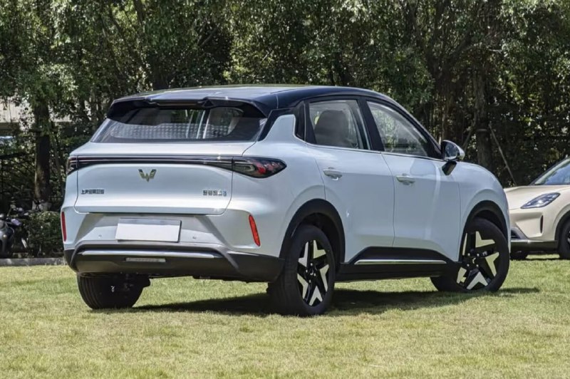 Новый бюджетный электрокроссовер Wuling Binguo S от совместного проекта GM и SAIC Новый бюджетный электрокроссовер Wuling Binguo S от совместного проекта GM и SAIC